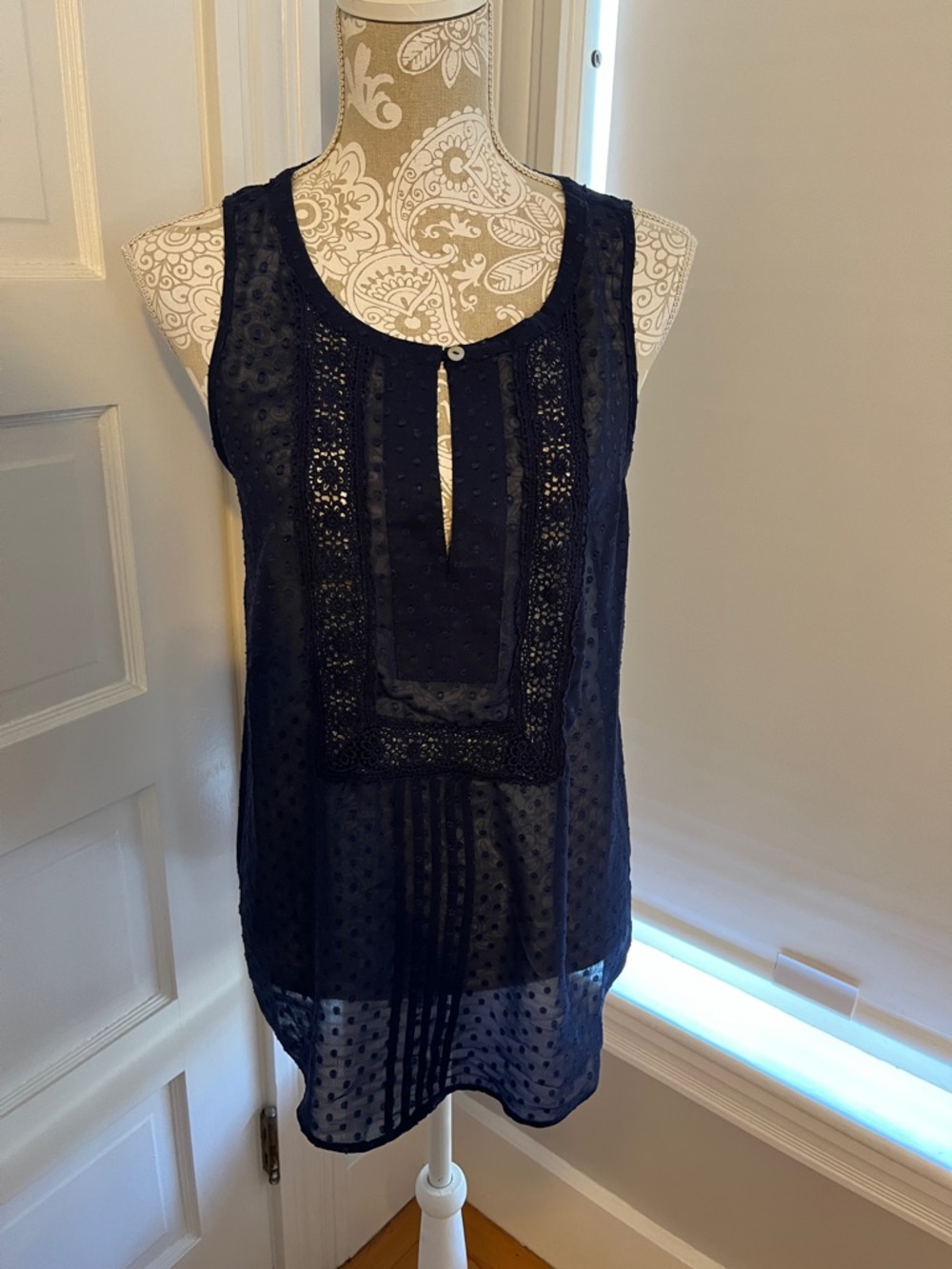 Size M DR2 Navy Sleeveless Sheer Swiss  Dot Top Blouse